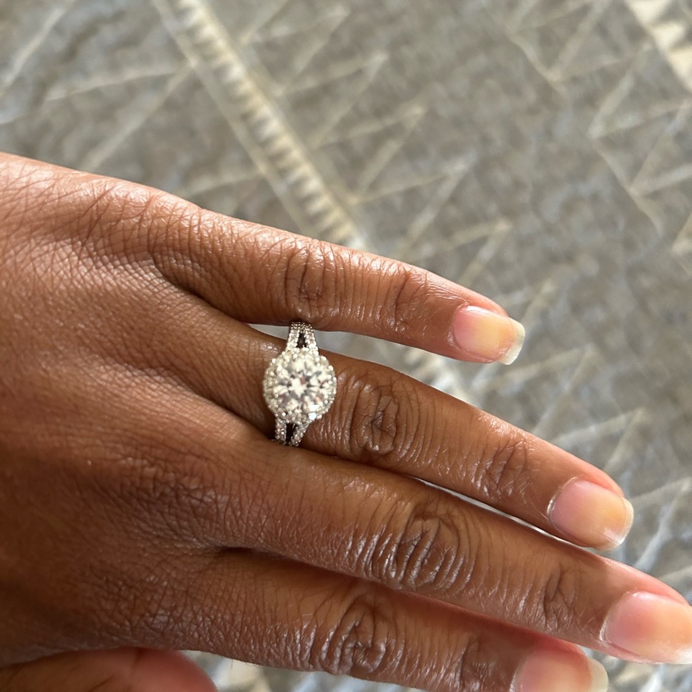 Elegant Silver Diamond Ring